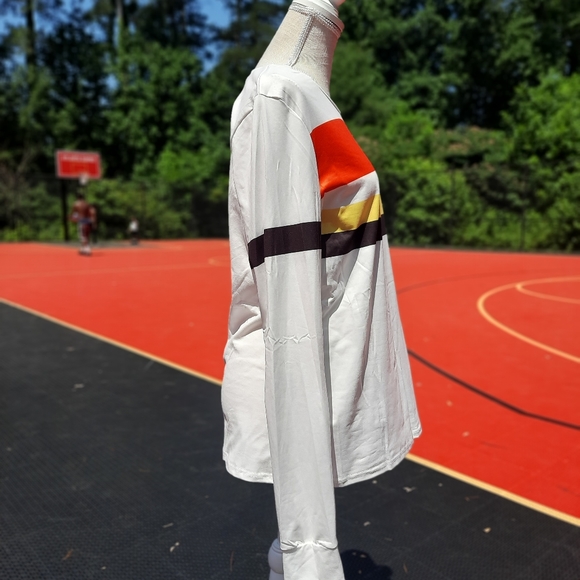 NEW🤍🖤❤️💛Sporty multi- colored, long sleeve top. - Picture 6 of 7